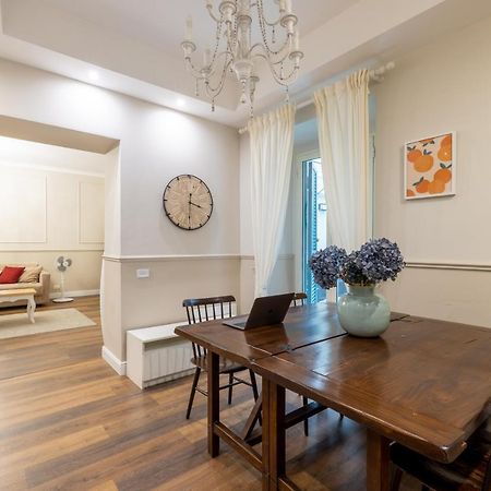Charming Apartment With Patio A Few Steps From Colosseum Luaran gambar
