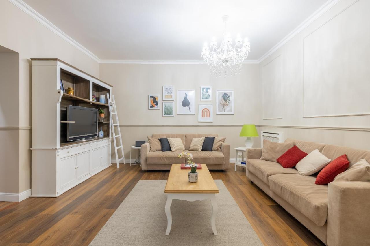 Charming Apartment With Patio A Few Steps From Colosseum Luaran gambar