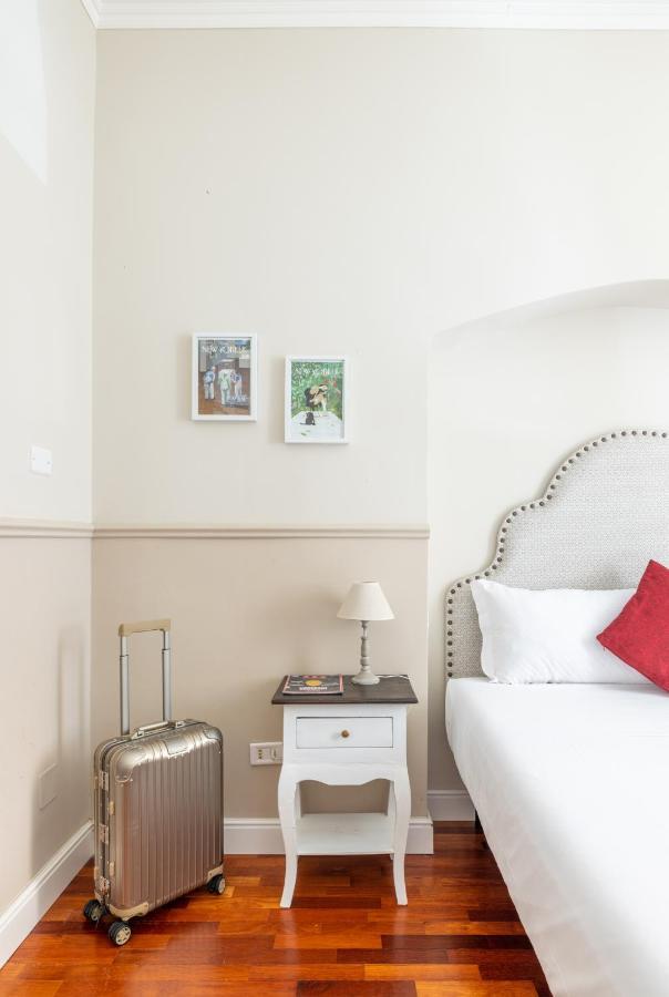 Charming Apartment With Patio A Few Steps From Colosseum Luaran gambar