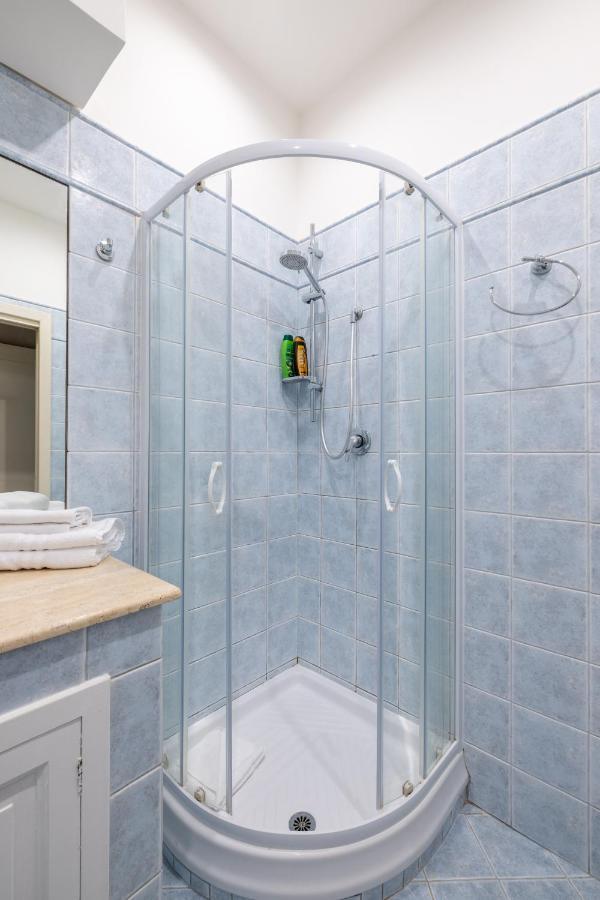 Charming Apartment With Patio A Few Steps From Colosseum Luaran gambar