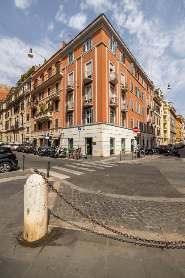 Charming Apartment With Patio A Few Steps From Colosseum Luaran gambar