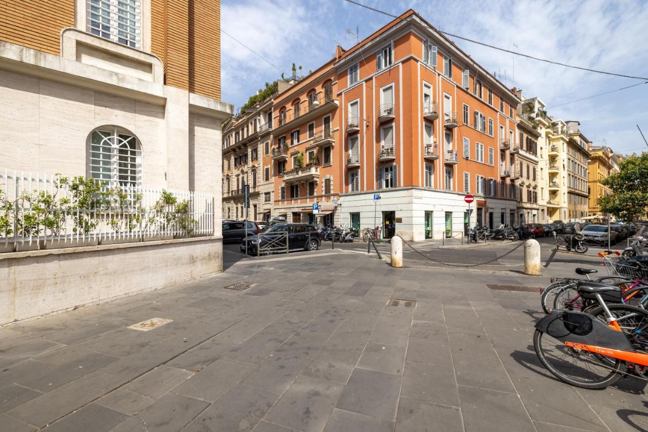 Charming Apartment With Patio A Few Steps From Colosseum Luaran gambar